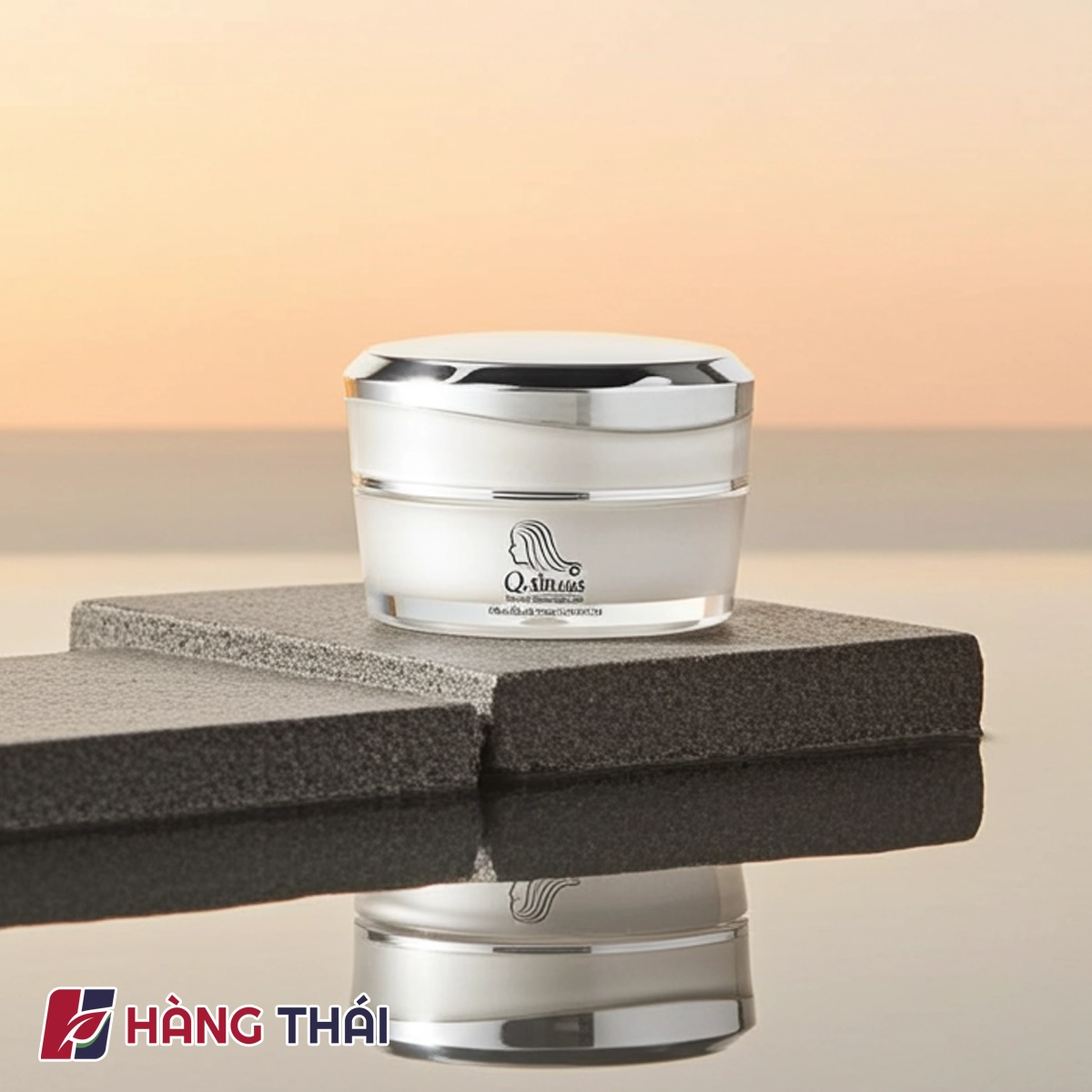 Kem giảm thâm nách Q-nic Care Whitening Underarm Cream 15g Hàng Thái